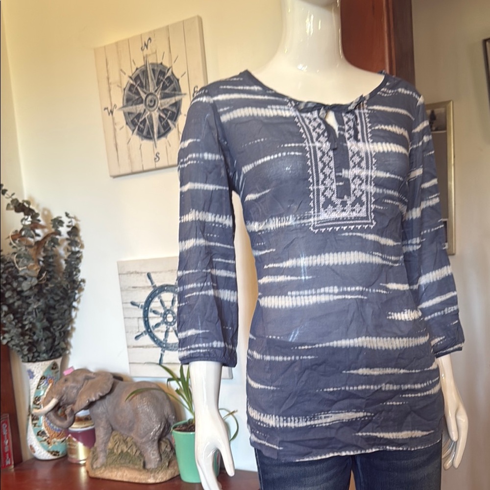 NWT Eddie Bauer size small sheer and slight Women's Blue Patterned Top